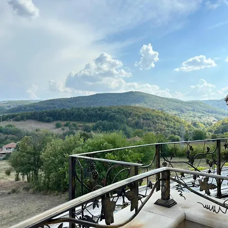 Ovcharovo Hotel 2*